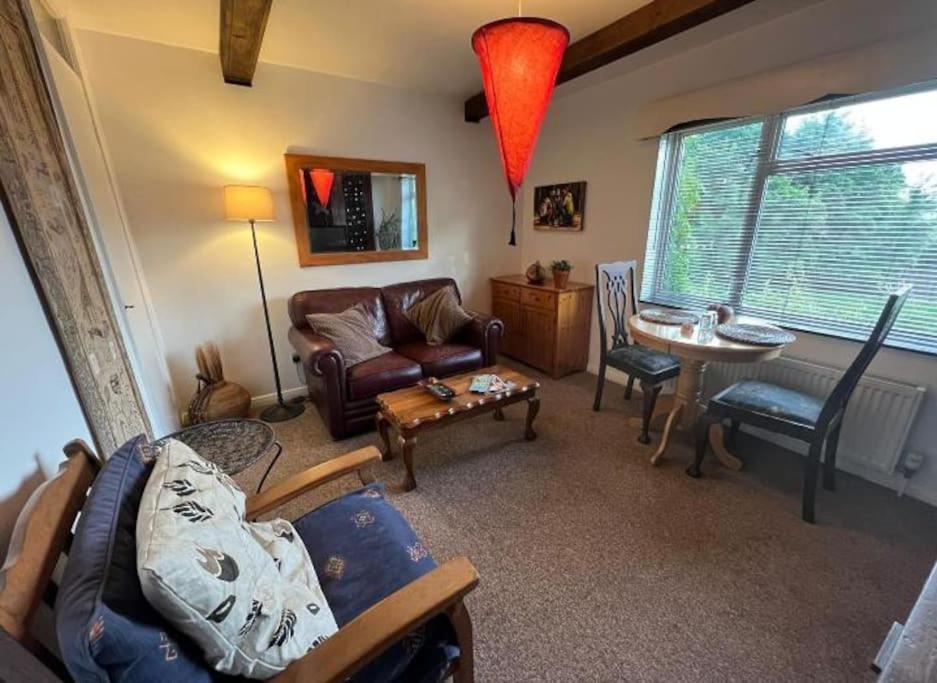Cosy Private Accommodation In Corsham, Near Bath Exterior foto