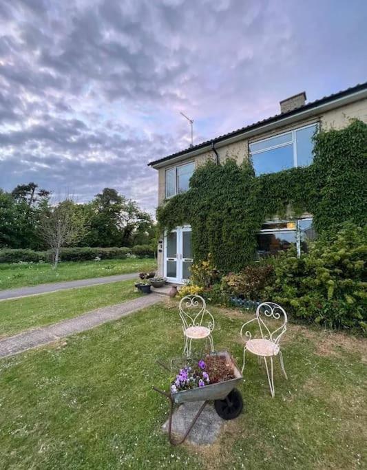 Cosy Private Accommodation In Corsham, Near Bath Exterior foto